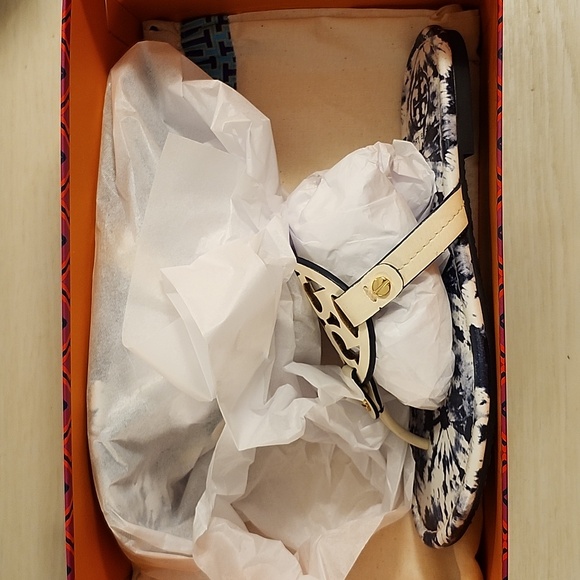 ●RARE●Like NEW● Tory Burch Tie Dye Miller in Ivory(White) - Picture 2 of 13